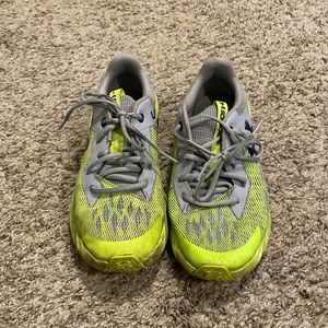 boys under armour green sneakers